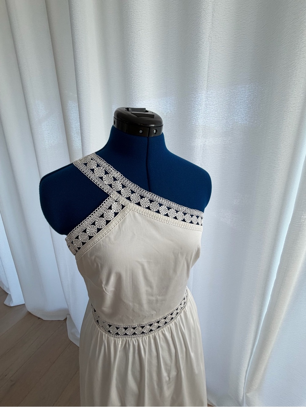 Ted Baker Off-White One-Shoulder Dress with Lace Trim - Picture 5 of 11